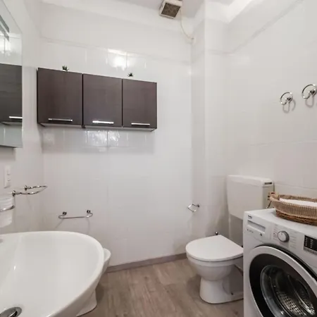 Center Near The Sea With Terrace Free Parking Ac Wifi شقة *